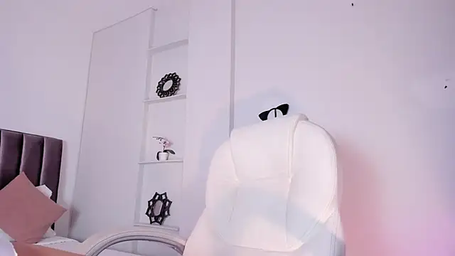 Snapshot of alisson_sanders chatting on 11, 2, 2025 alisson sanders online show from 11, 2, 2025