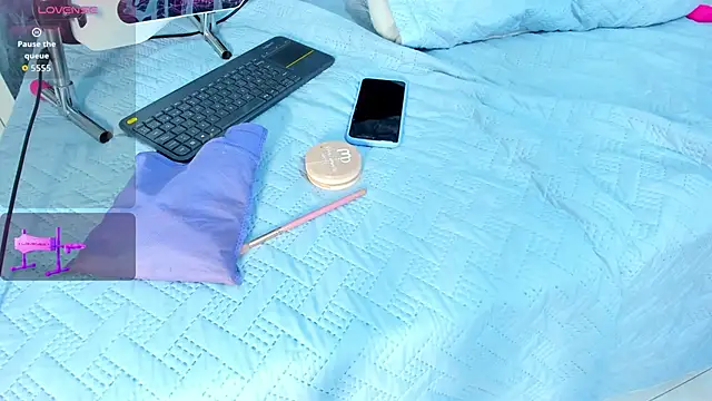 Snapshot of JulietaKane chatting on 25, 10, 2025 JulietaKane online show from 25, 10, 2025