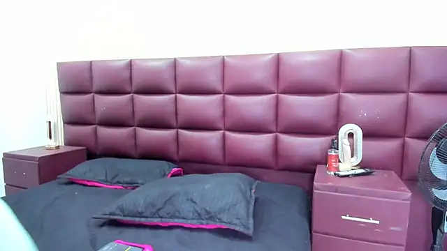 Snapshot of JulietaKane chatting on 22, 11, 2025 JulietaKane online show from 22, 11, 2025