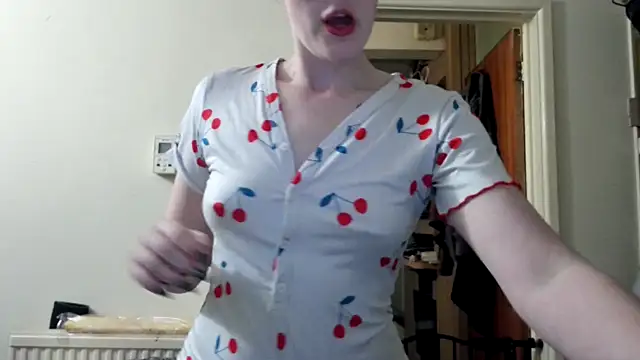 Snapshot of LexiSnowUK chatting on 19, 3, 2025 LexiSnowUK online show from 19, 3, 2025