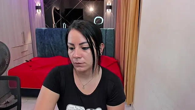 Julia Ahnn online show from 20, 9, 2025