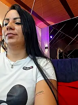 Julia Ahnn online show from 24, 9, 2025