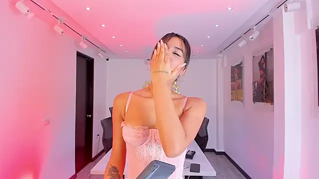 Snapshot of NairobiLee chatting on 17, 11, 2025 NairobiLee online show from 17, 11, 2025