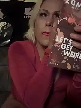 Snapshot of HoneyBdaQueen chatting on 27, 11, 2025 HoneyBdaQueen online show from 27, 11, 2025