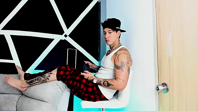 JUSTIN FULLER1 online show from 17, 10, 2025