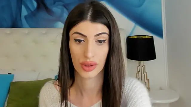 SkinnyDolly online show from 8, 1, 2025