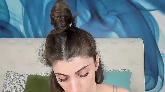 SkinnyDolly online show from 30, 11, 2025