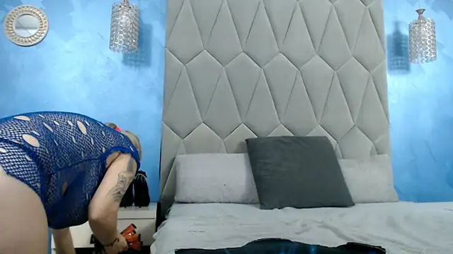 Snapshot of AretiAlisya chatting on 8, 10, 2025 AretiAlisya online show from 8, 10, 2025