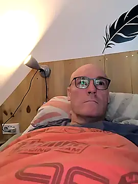 bogland33 online show from 17, 2, 2025