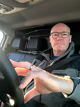 Snapshot of bogland33 chatting on 15, 10, 2025 bogland33 online show from 15, 10, 2025