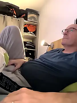 Snapshot of bogland33 chatting on 22, 10, 2025 bogland33 online show from 22, 10, 2025