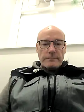 Snapshot of bogland33 chatting on 23, 10, 2025 bogland33 online show from 23, 10, 2025