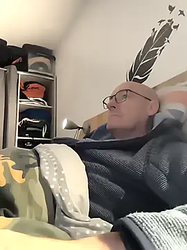 Snapshot of bogland33 chatting on 2, 11, 2025 bogland33 online show from 2, 11, 2025