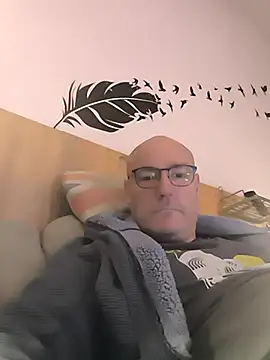 Snapshot of bogland33 chatting on 6, 11, 2025 bogland33 online show from 6, 11, 2025