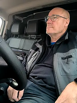 Snapshot of bogland33 chatting on 7, 11, 2025 bogland33 online show from 7, 11, 2025