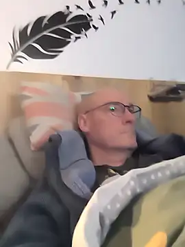 Snapshot of bogland33 chatting on 12, 11, 2025 bogland33 online show from 12, 11, 2025