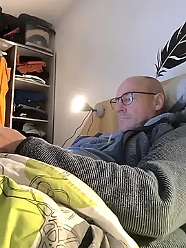 Snapshot of bogland33 chatting on 14, 11, 2025 bogland33 online show from 14, 11, 2025