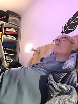 Snapshot of bogland33 chatting on 17, 11, 2025 bogland33 online show from 17, 11, 2025