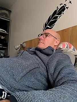 Snapshot of bogland33 chatting on 9, 2, 2026 bogland33 online show from 9, 2, 2026