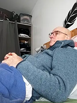 Snapshot of bogland33 chatting on 10, 2, 2026 bogland33 online show from 10, 2, 2026