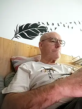 Snapshot of bogland33 chatting on 13, 2, 2026 bogland33 online show from 13, 2, 2026