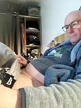 Snapshot of bogland33 chatting on 15, 2, 2026 bogland33 online show from 15, 2, 2026