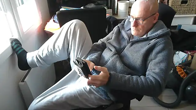 Snapshot of bogland33 chatting on 23, 2, 2026 bogland33 online show from 23, 2, 2026