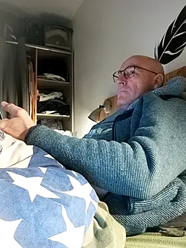 Snapshot of bogland33 chatting on 1, 3, 2026 bogland33 online show from 1, 3, 2026