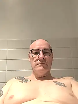 Snapshot of bogland33 chatting on 9, 3, 2026 bogland33 online show from 9, 3, 2026