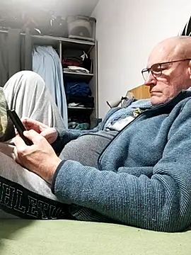 Snapshot of bogland33 chatting on 10, 3, 2026 bogland33 online show from 10, 3, 2026