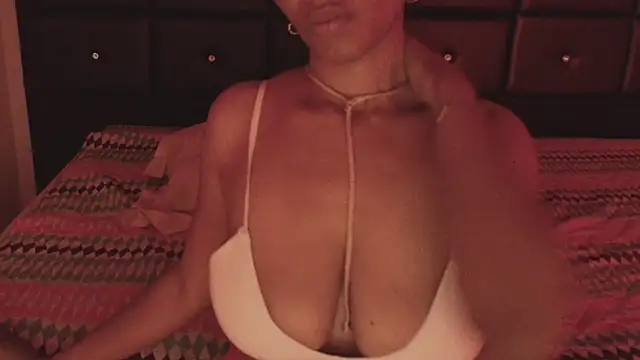 Snapshot of SashaBrianna99 chatting on 18, 10, 2025 SashaBrianna99 online show from 18, 10, 2025