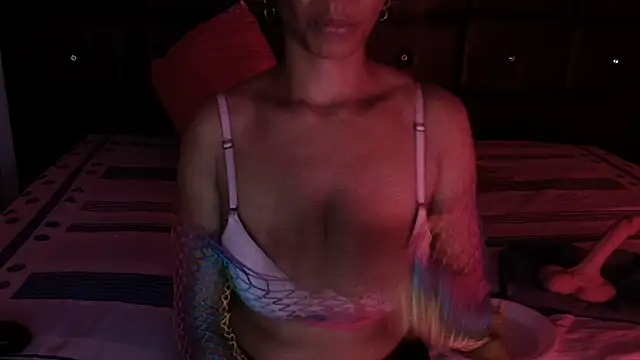 Snapshot of SashaBrianna99 chatting on 14, 11, 2025 SashaBrianna99 online show from 14, 11, 2025