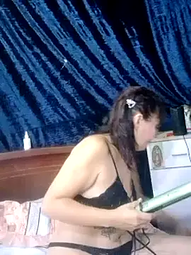 sthefania1710 online show from 15, 12, 2024