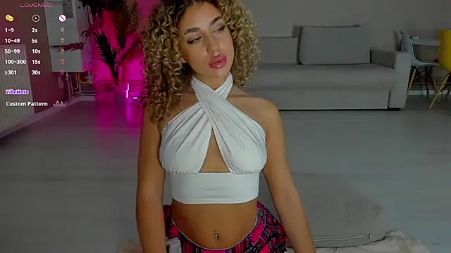 Snapshot of CurlyAnt0 chatting on 12, 11, 2025 CurlyAnt0 online show from 12, 11, 2025