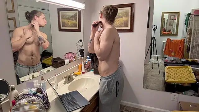 Snapshot of DaddydayDrinkzz chatting on 9, 2, 2025 DaddydayDrinkzz online show from 9, 2, 2025