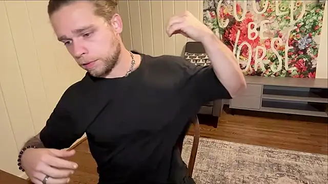 Snapshot of DaddydayDrinkzz chatting on 2, 11, 2025 DaddydayDrinkzz online show from 2, 11, 2025