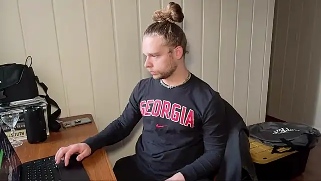 Snapshot of DaddydayDrinkzz chatting on 3, 12, 2025 DaddydayDrinkzz online show from 3, 12, 2025