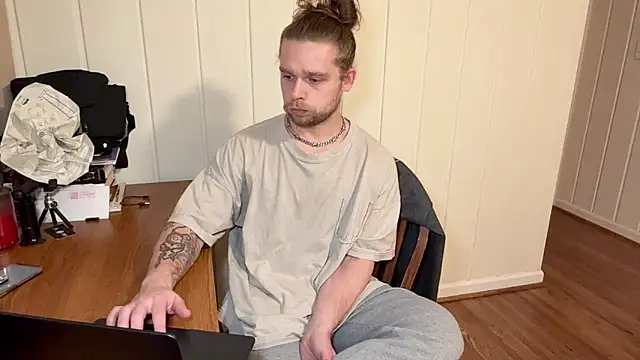 Snapshot of DaddydayDrinkzz chatting on 20, 12, 2025 DaddydayDrinkzz online show from 20, 12, 2025