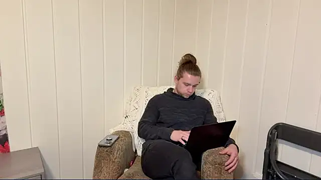 Snapshot of DaddydayDrinkzz chatting on 11, 1, 2026 DaddydayDrinkzz online show from 11, 1, 2026