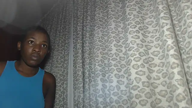 Snapshot of SexyRed18 chatting on 18, 3, 2025 SexyRed18 online show from 18, 3, 2025