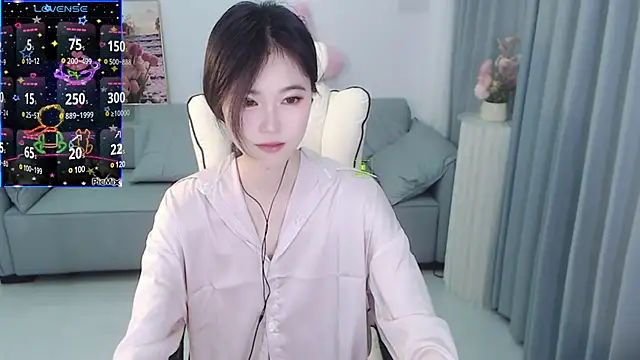 Snapshot of YiJin-a chatting on 24, 12, 2024 YiJin-a online show from 24, 12, 2024