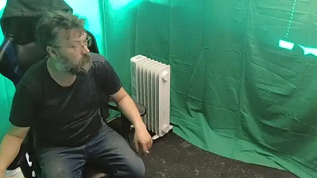 Snapshot of tmosmun1 chatting on 2, 11, 2025 tmosmun1 online show from 2, 11, 2025