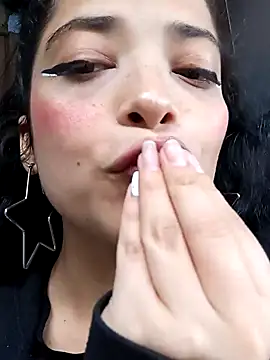 Elvishcassie  online show from 23, 1, 2025