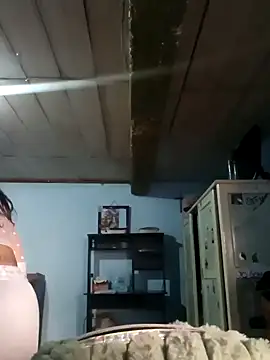 Elvishcassie  online show from 29, 1, 2025