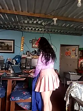 Elvishcassie  online show from 16, 10, 2025