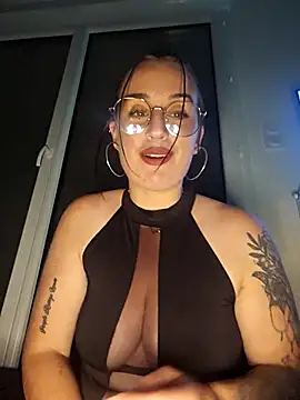 lindsay 33off online show from 16, 10, 2025