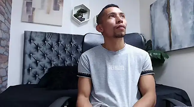 Snapshot of richar_voller chatting on 9, 12, 2024 richar voller online show from 9, 12, 2024