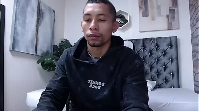Snapshot of richar_voller chatting on 3, 1, 2025 richar voller online show from 3, 1, 2025
