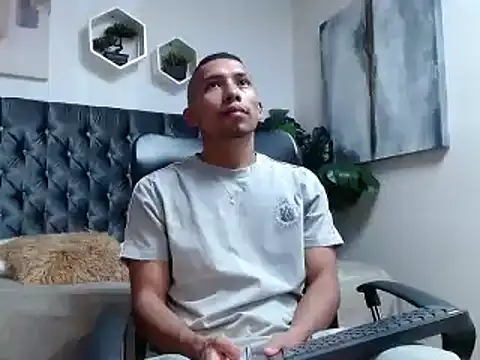 Snapshot of richar_voller chatting on 30, 9, 2025 richar voller online show from 30, 9, 2025