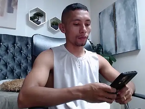Snapshot of richar_voller chatting on 3, 10, 2025 richar voller online show from 3, 10, 2025
